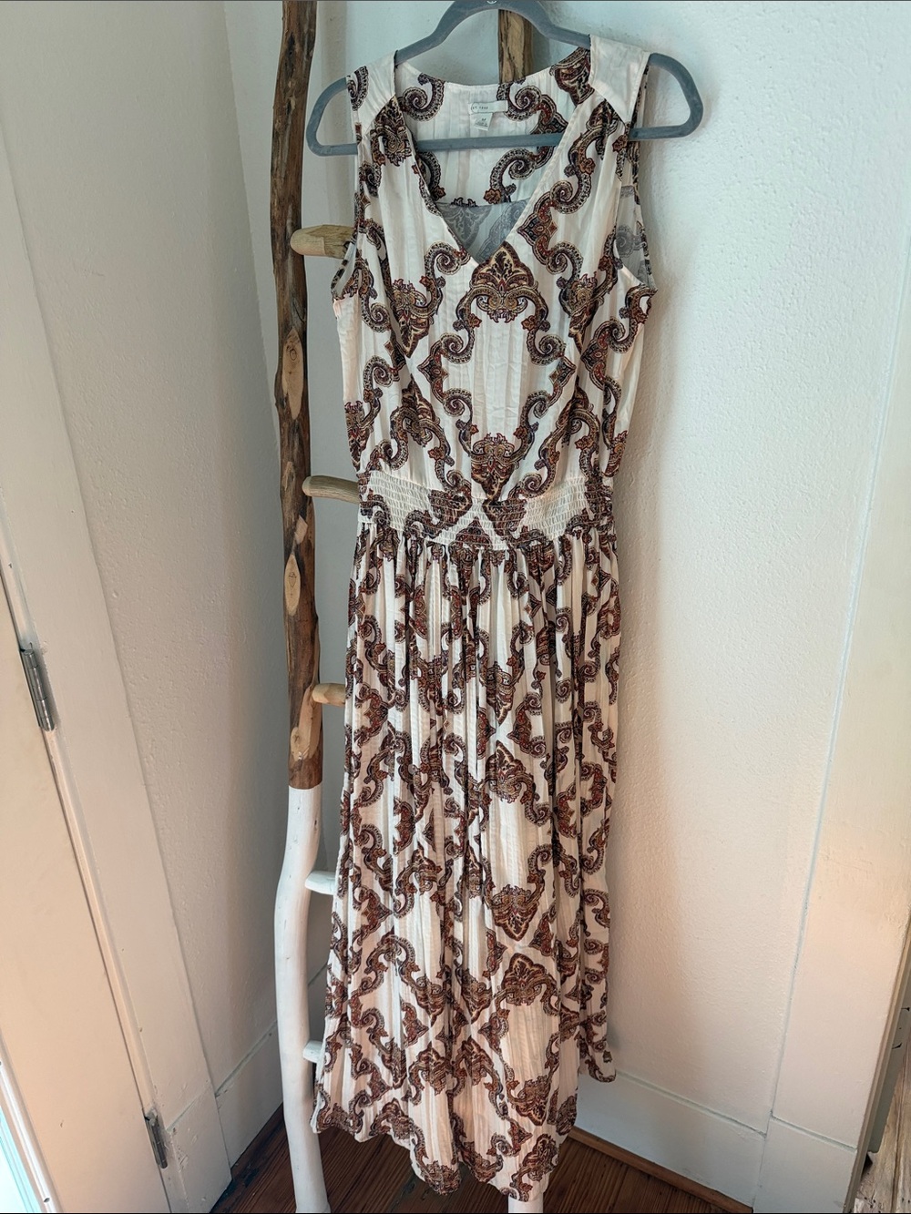 Sleeveless Cream Ivory Pleated V-neck Maxi Dress with Brown Paisley Motif M